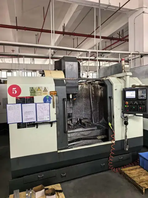 Bekas Vertical Machining Center Huaya 850 dengan Kontrol Mitsubishi M70