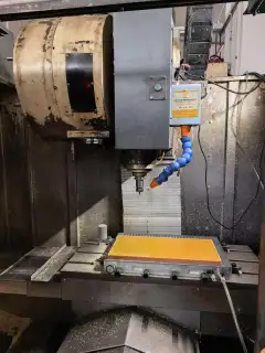 Used Huaya V 8 Vertical Machining Center with Mitsubishi M 70 photo 3