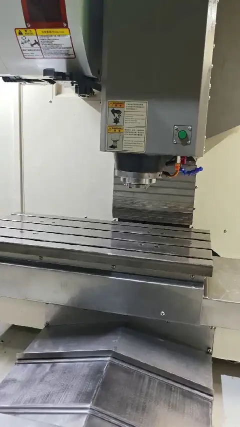 Pusat Permesinan Vertikal Juming JMV-850 Bekas dengan Mitsubishi M80