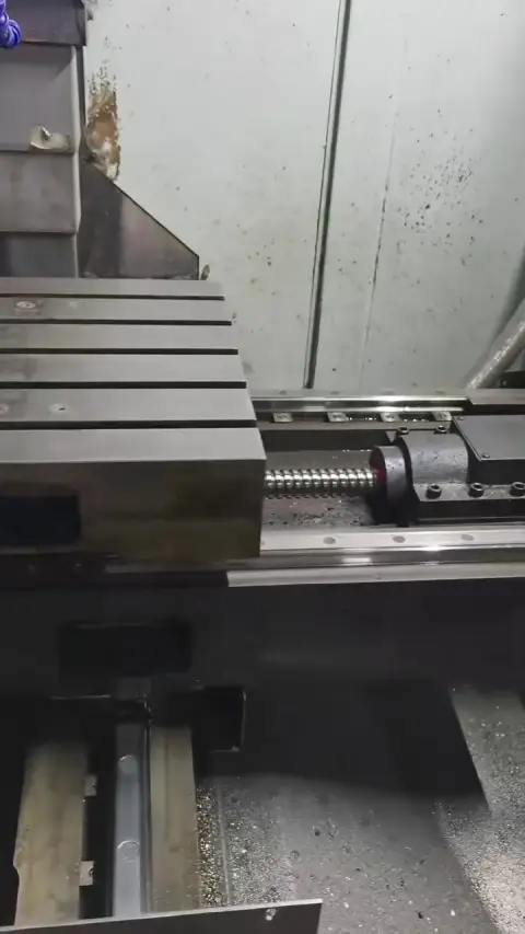 Bekas Vertical Machining Center Qiaofeng 850 L dengan Kontrol Mitsubishi M70A