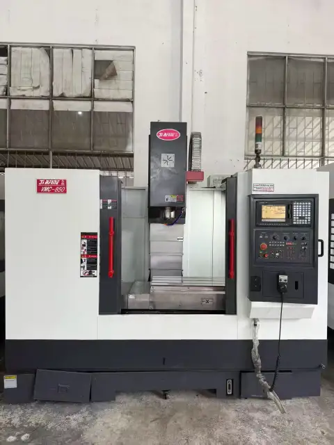 Qiaofeng 850 Vertical Machining Center Bekas dengan Kontrol Mitsubishi M70A