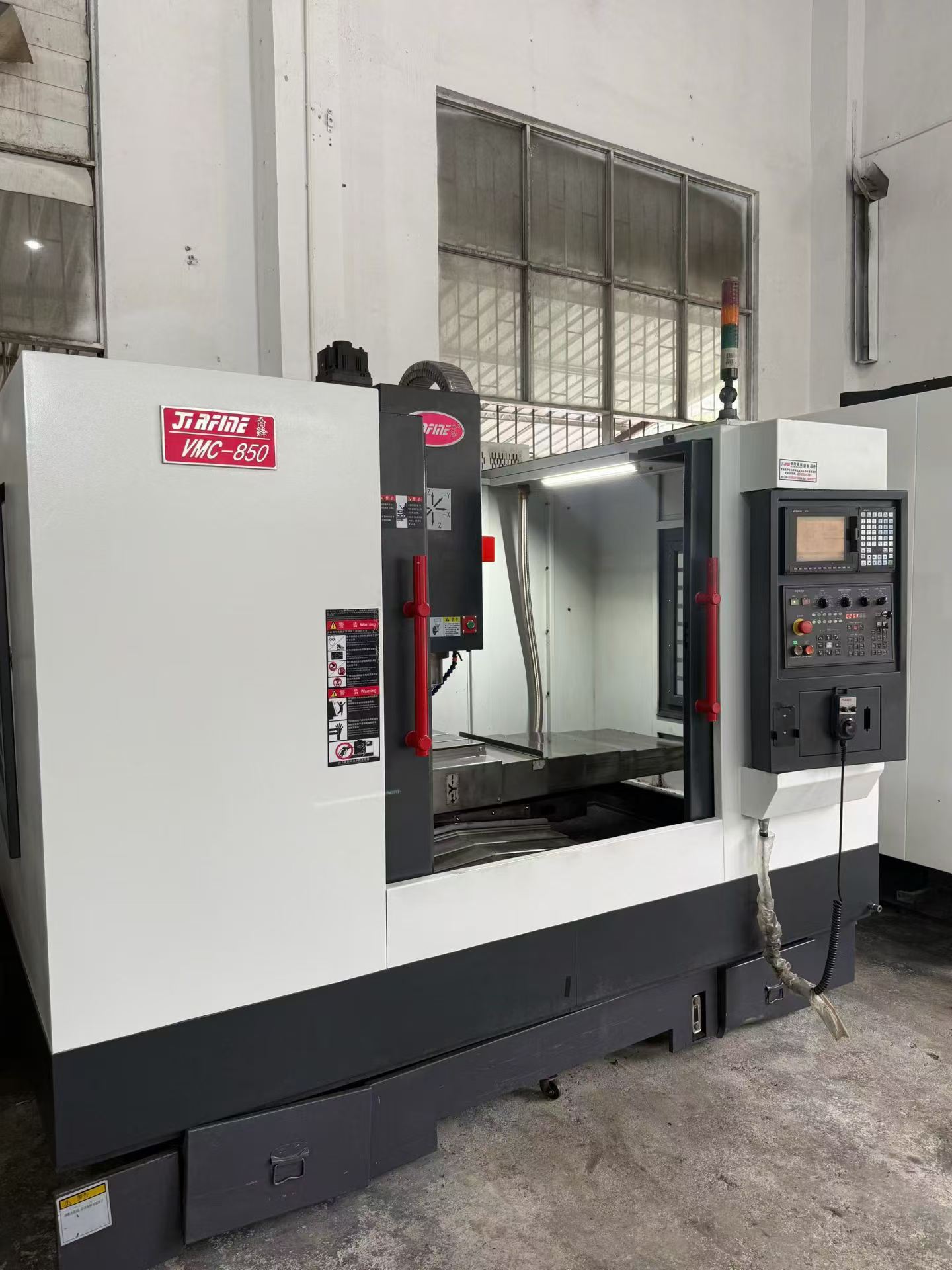 Used Qiaofeng 850 Vertical Machining Center with Mitsubishi M 70 A Control photo 2