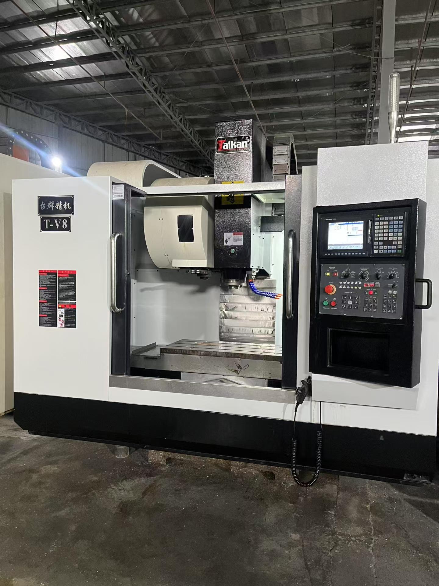Used Taigun V 8 Vertical Machining Center with Mitsubishi M 70 photo 2