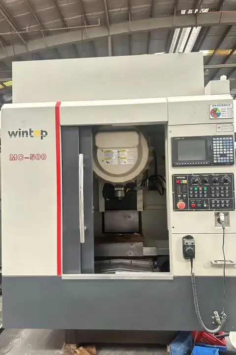 Centro de mecanizado vertical Taiyi T 500 usado con Mitsubishi M 70 A