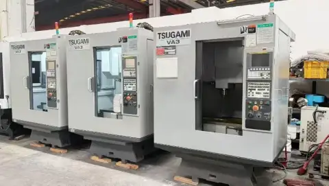 Centro de taladrado y roscado CNC Tsugami VA 3 usado con FANUC
