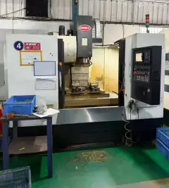 Used Vertical Machining Center with Mitsubishi M 70 Control, BT40 Spindle, 24-Tool Magazine photo 1