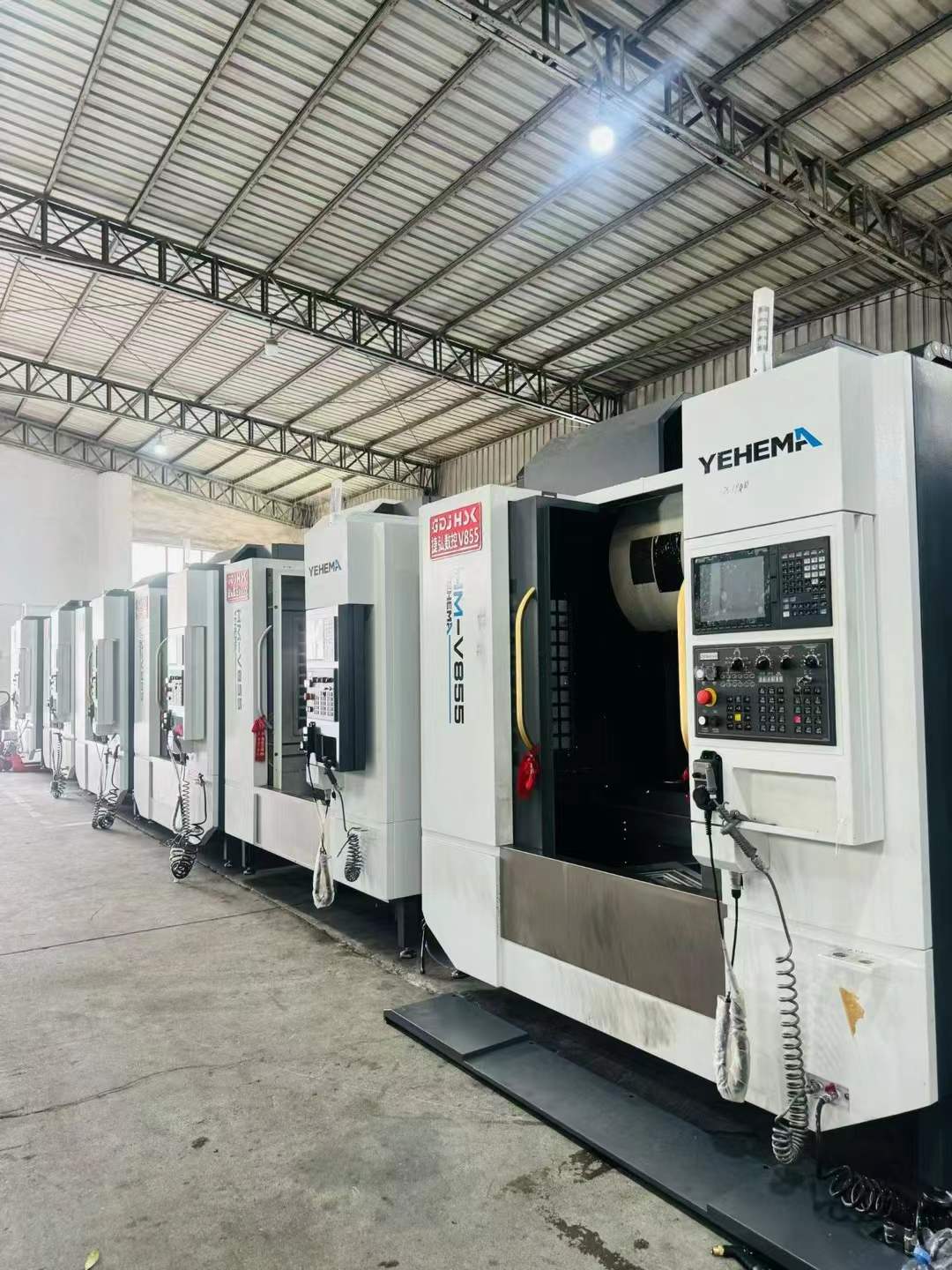 2025 Heavy Duty 855 Machining Center with BT40 Spindle photo 2