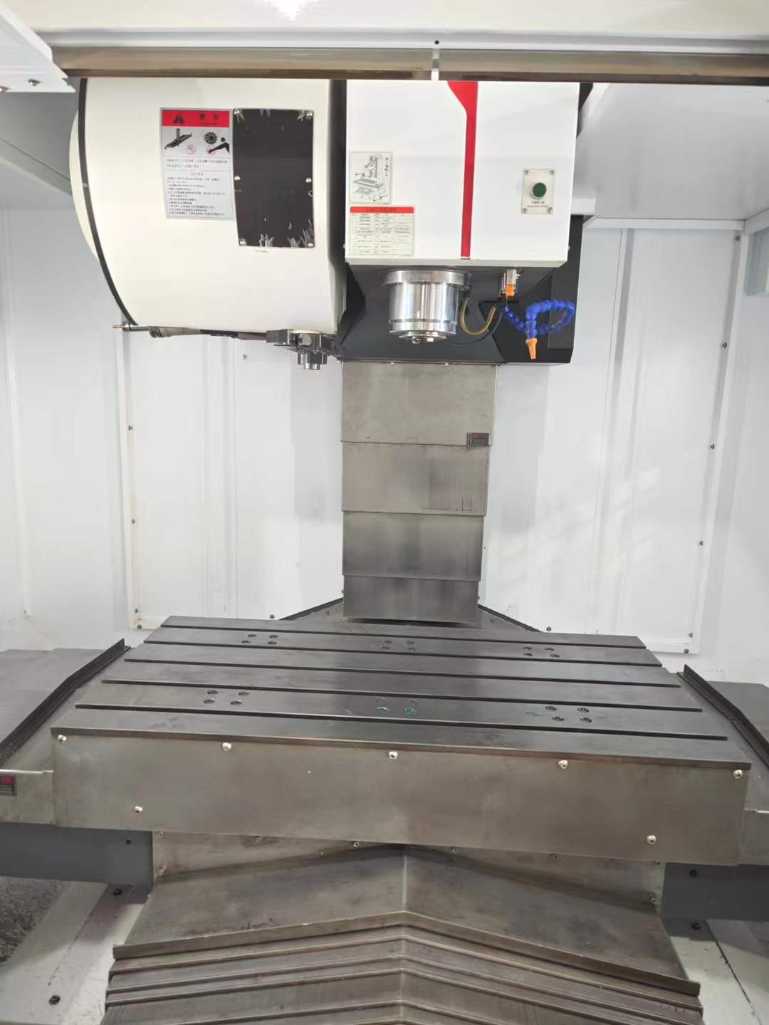 Jugao VL-1160 H Heavy-Duty Machining Center with Mitsubishi M 80 photo 3