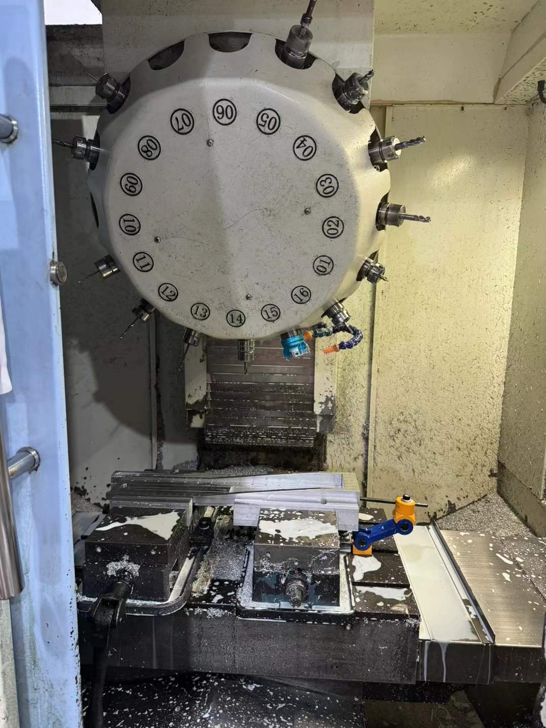 Used Guanchi T 5/T 6 Drilling and Tapping Center photo 3