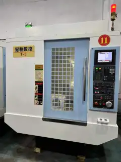Used Guanchi T 5.T 6 Vertical Machining Center with Mitsubishi M 80 photo 3