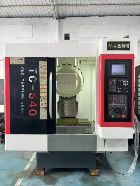 GUGAO TC-540 Vertical Machining Center Bekas dengan Kontrol Mitsubishi M80
