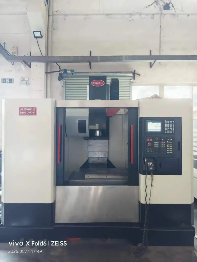 Used Qiaofeng 850 L Vertical Machining Center with Mitsubishi M 70 photo 1