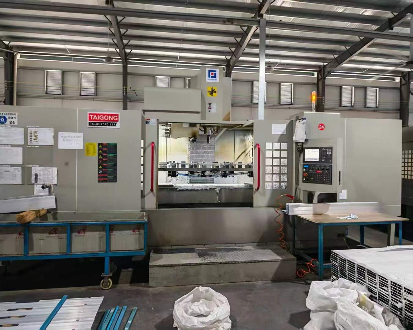 Used Taigong TG-XC 2570 Vertical Machining Center with Mitsubishi M 80 photo 2