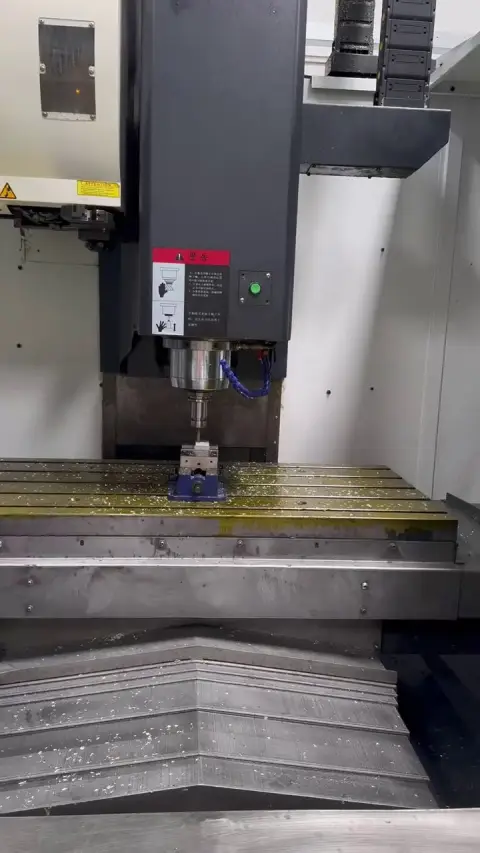 Centro de mecanizado vertical Taijet 1060 usado con Mitsubishi M 80
