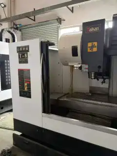 Used Taikan T 850 Vertical Machining Center with Mitsubishi M 70 A photo 2
