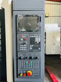 Used Taiqun 856 S Vertical Machining Center with Mitsubishi M 80 photo 5