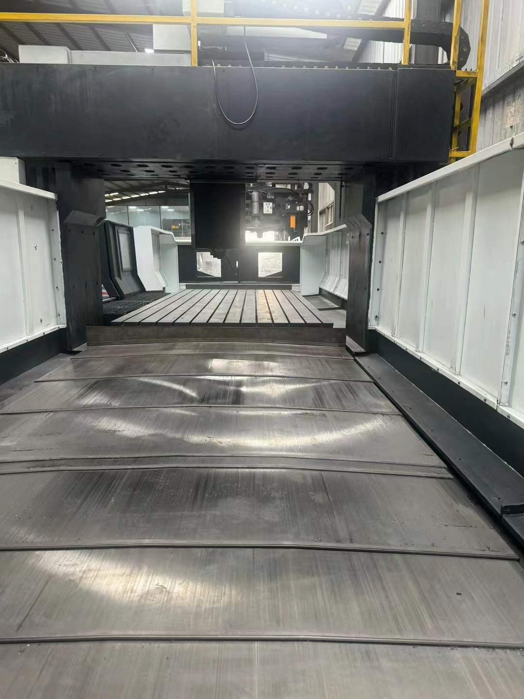 Used Zhiyuan 4224 Gantry Machining Center with FANUC photo 3