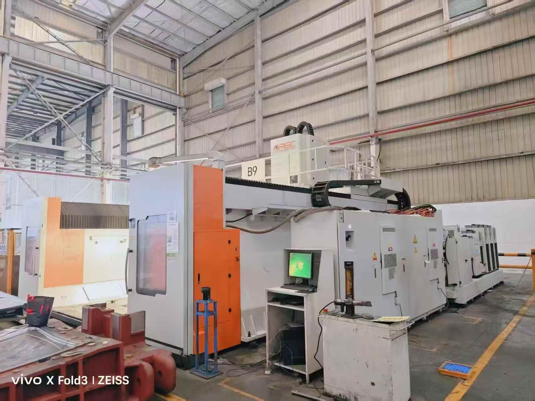Used GM 3050-5 L 5-Axis Gantry Machining Center photo 2