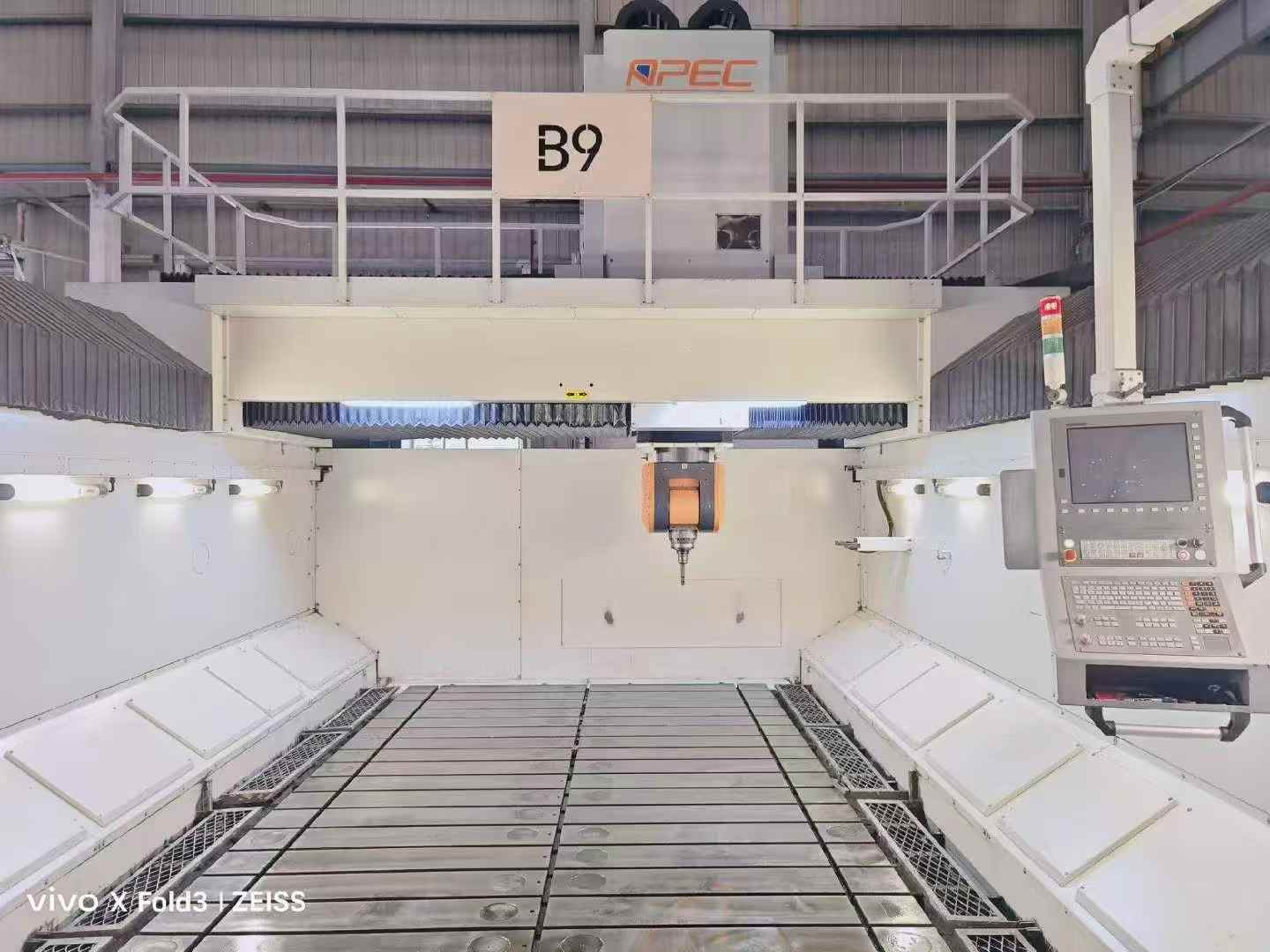 Used GM 3050-5 L 5-Axis Gantry Machining Center photo 4