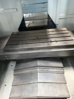 Used Suzhou Hongguang 850 Vertical Machining Center with Mitsubishi M 80 photo 2