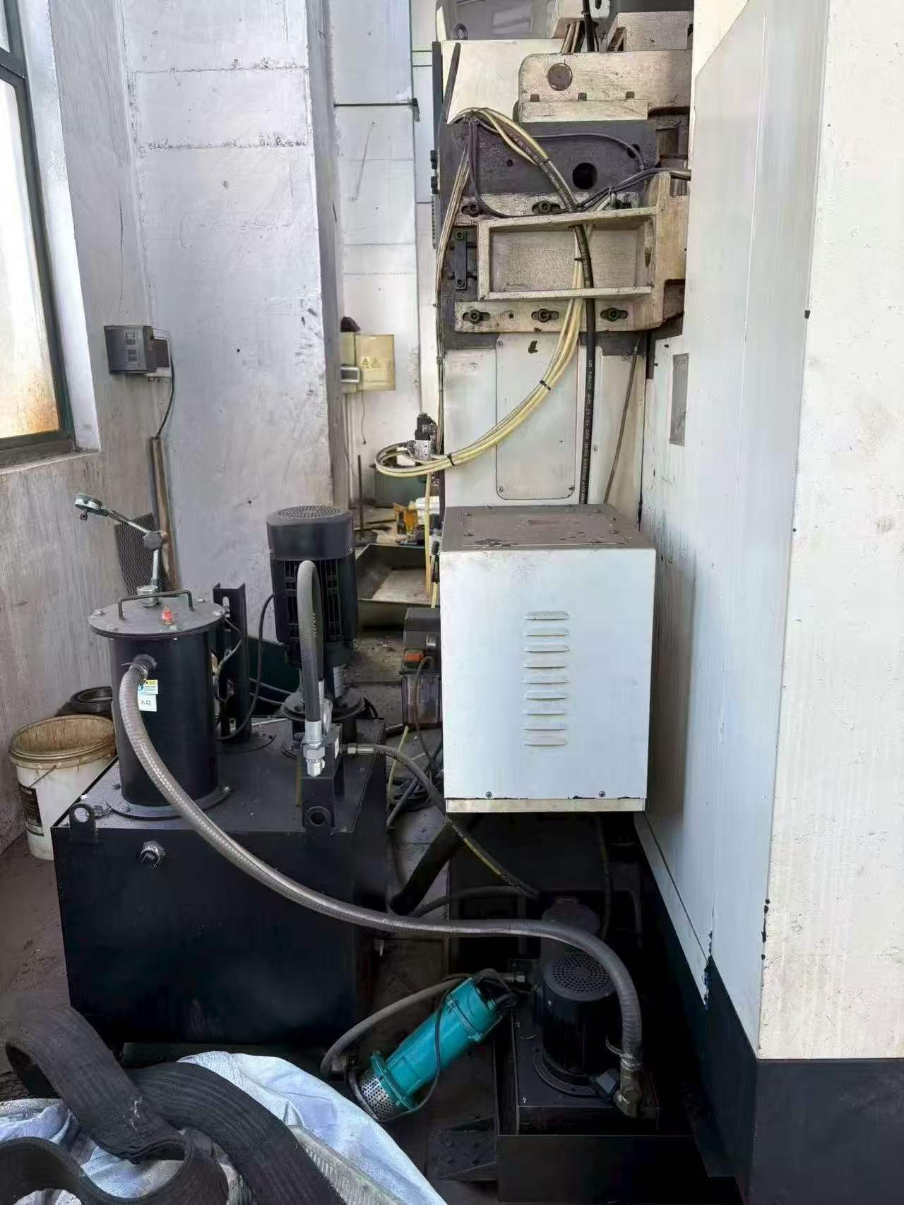 Used Vertical Machining Center Yunnan 850 photo 4