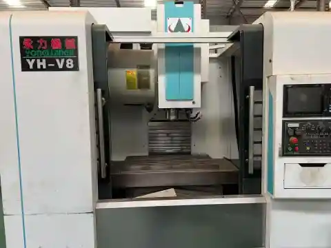 Vertical Machining Center Yongli 850 Bekas dengan Mitsubishi M80