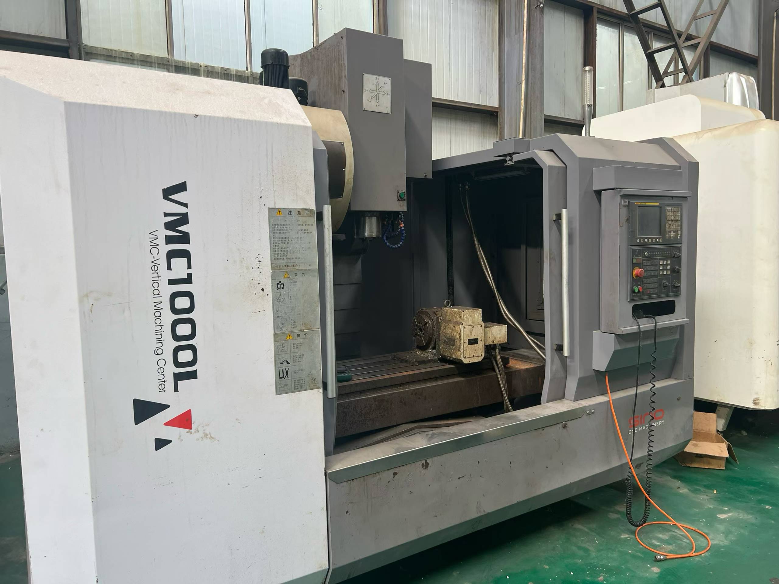 Xinnuo 1000 Vertical Machining Center with Fanuc MF Control, 2018 photo 1