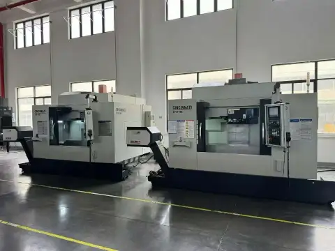 Centro de mecanizado vertical de alta velocidad Cincinnati CFV 1100 usado