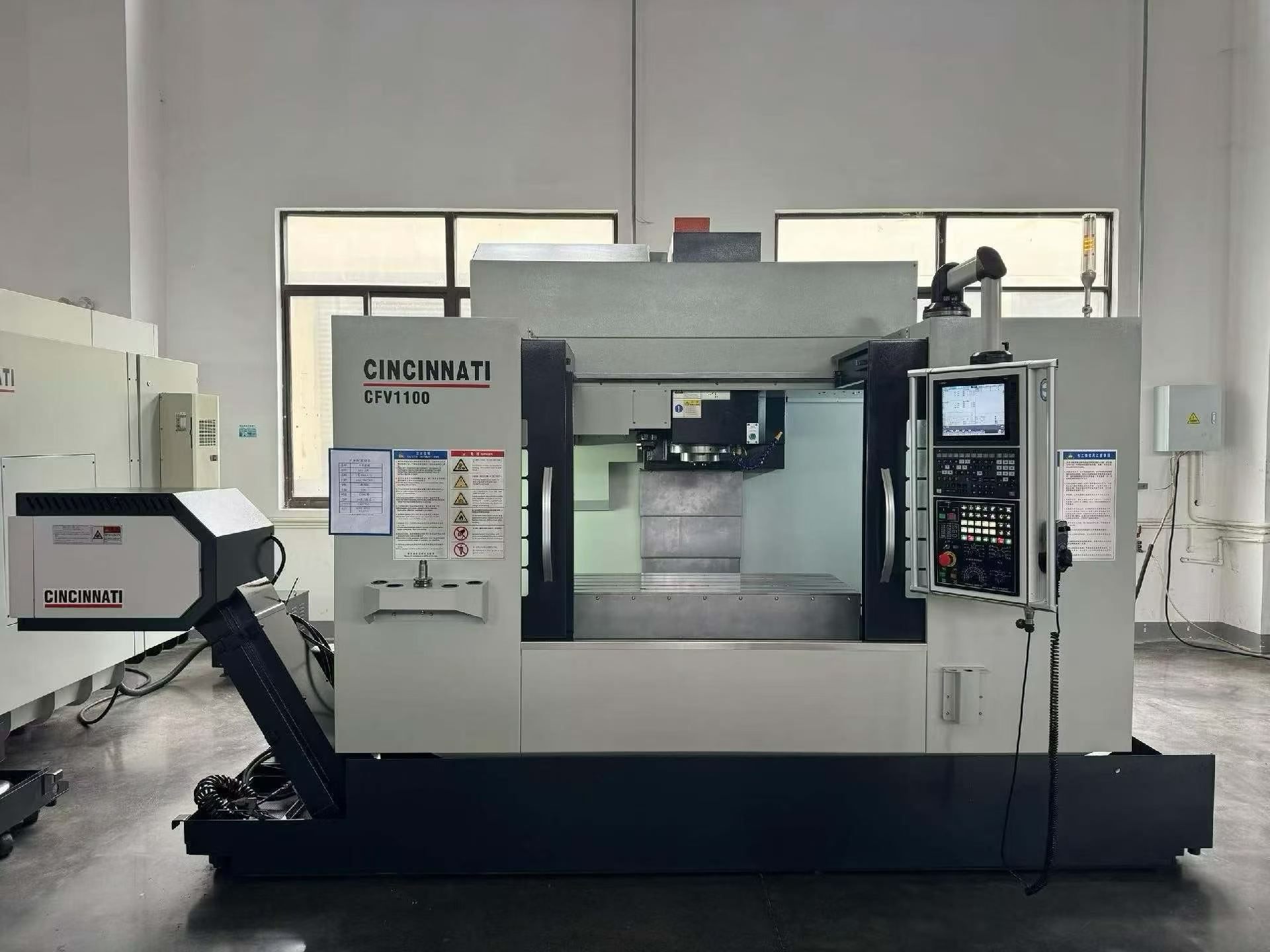 Used Cincinnati CFV 1100 High-Speed Vertical Machining Center photo 2