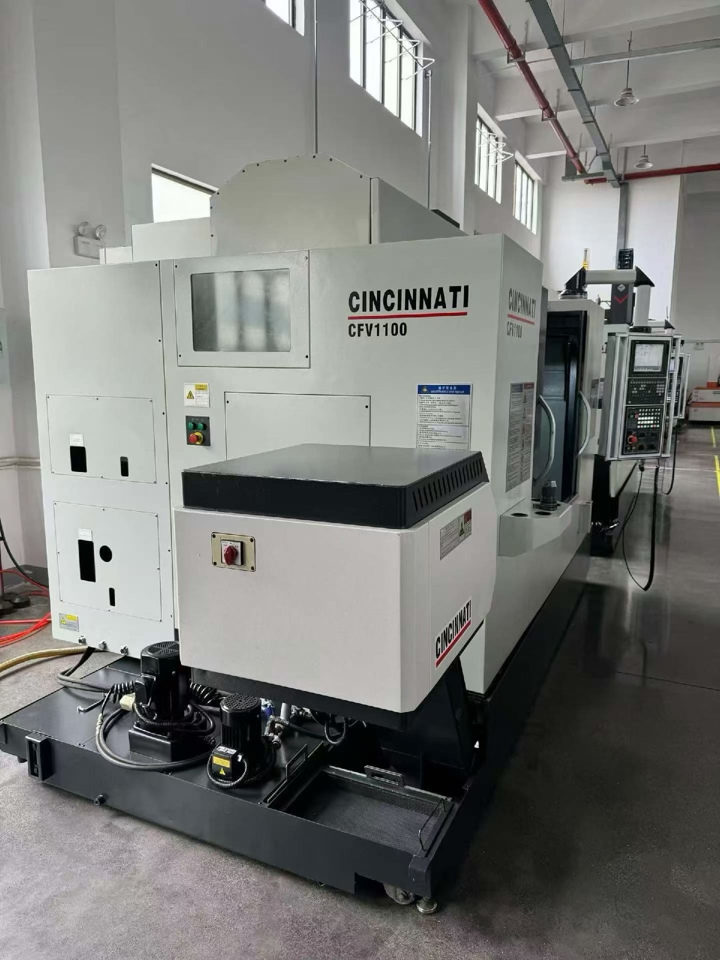 Used Cincinnati CFV 1100 High-Speed Vertical Machining Center photo 4