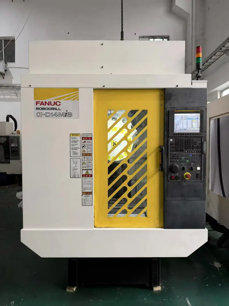 Used Fanuc Vertical Machining Center with Fanuc 31 i photo 1