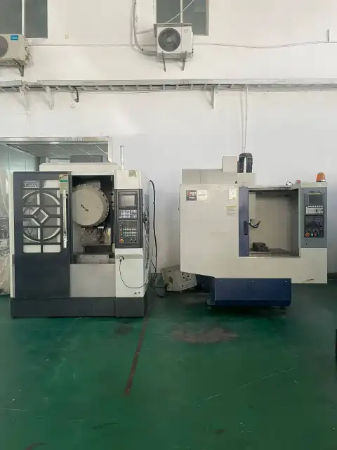 Kullanılmış Qizhun 604 ve Dongtai 710 Dikey İşleme Merkezleri