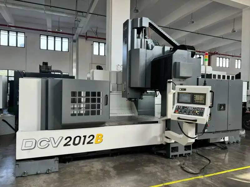 Used YCM DCV 2012 B Vertical Machining Center with Fanuc MXP 200 i Control photo 1