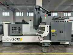 Used YCM DCV 2012 B Vertical Machining Center with Fanuc MXP 200 i Control photo 2