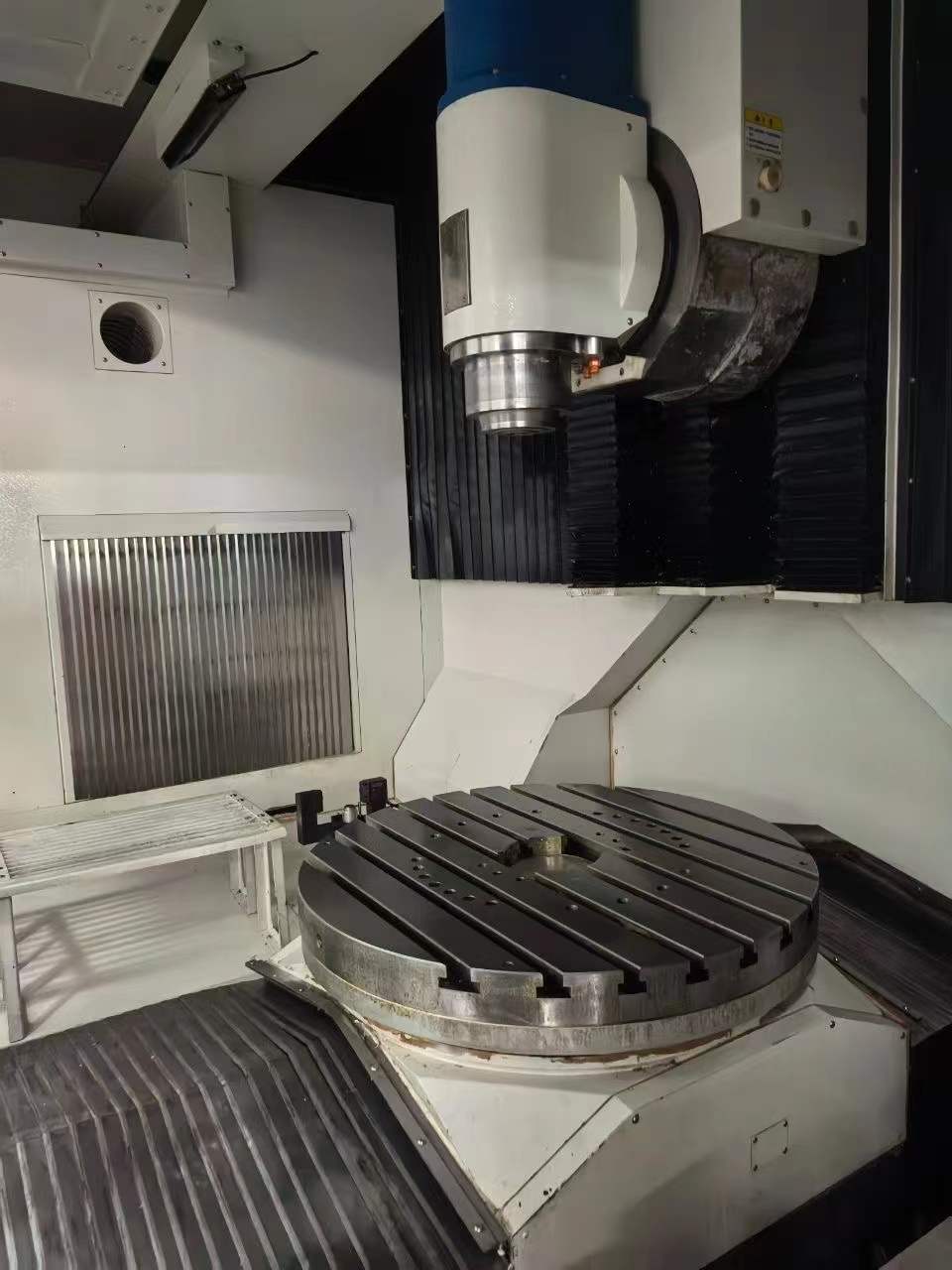 Used Beijing Jingdiao JDSR 800 5-Axis Swivel-Head Machining Center photo 2