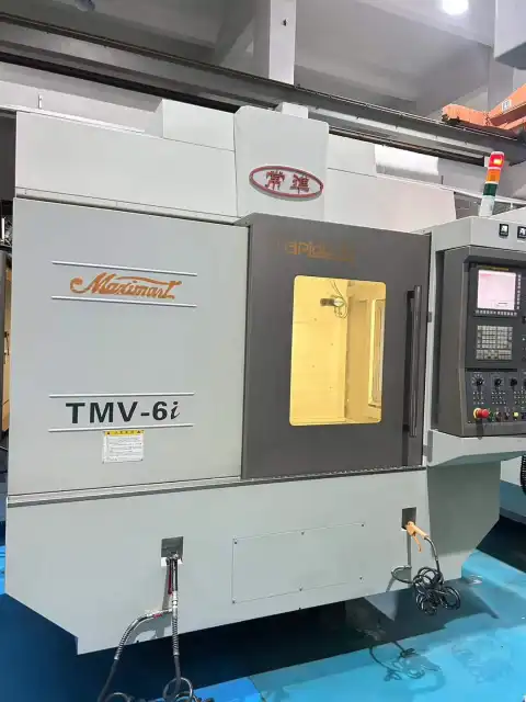 Centro de mecanizado vertical de alta velocidad CHAMPMILL TMV-6i usado con control FANUC MF