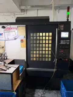 Used Deyang TV 700 Vertical Drilling and Tapping Center photo 1