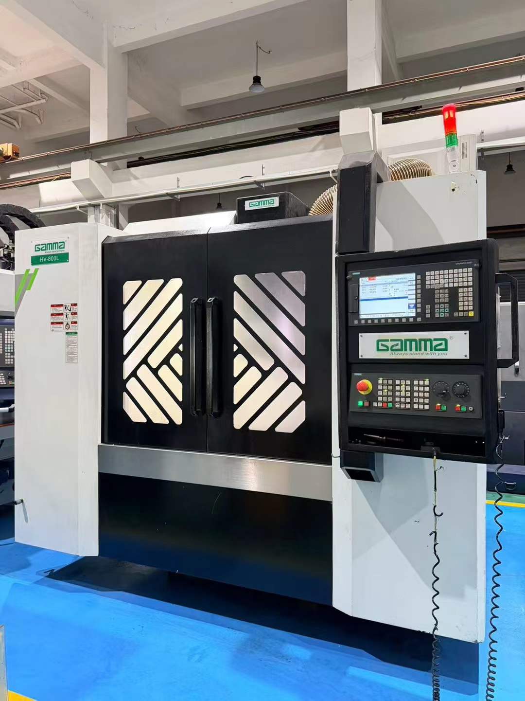 Used Gamma HV-800 L Vertical Machining Center with Siemens 828 D Control photo 1