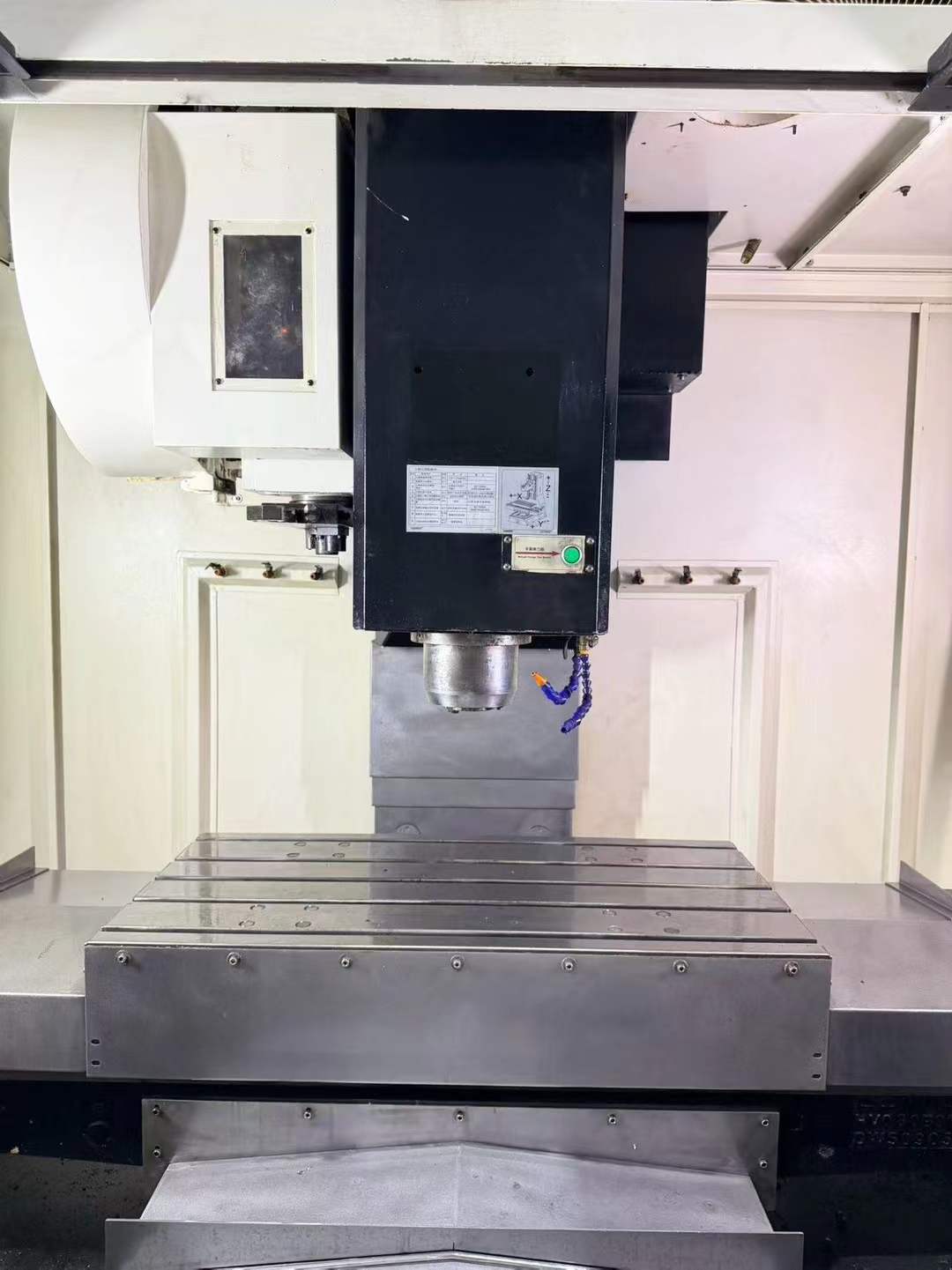 Used Gamma HV-800 L Vertical Machining Center with Siemens 828 D Control photo 5