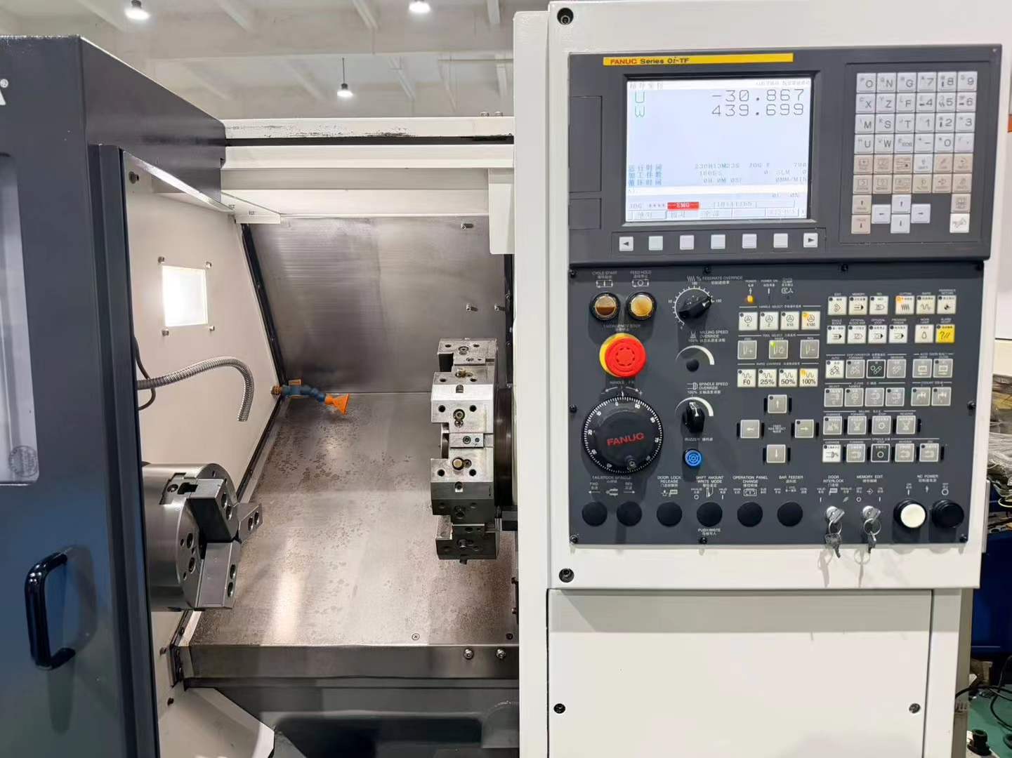 Used Takisawa TCN-2100 CL 3 CNC Horizontal Lathe with FANUC 0i-TF photo 4