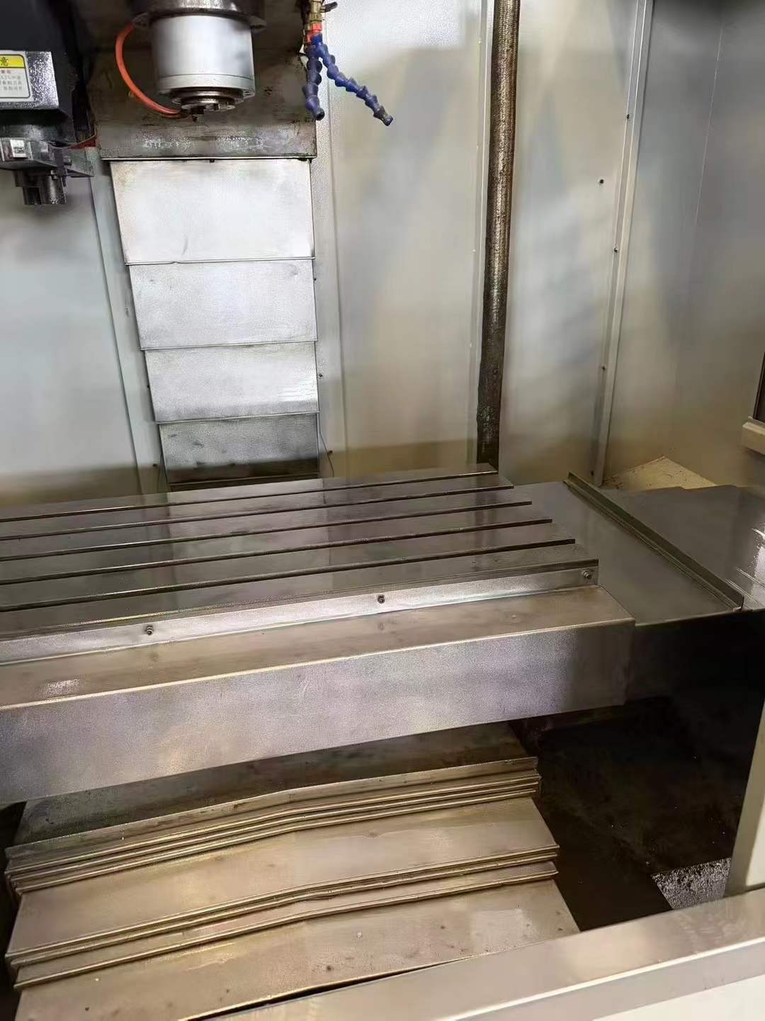 Used Baoji 850 Machining Center with FANUC MD photo 4