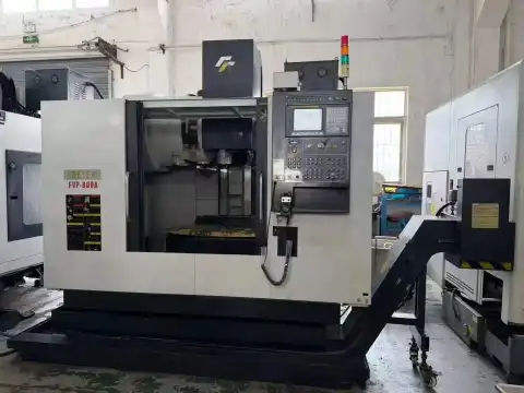Centro de mecanizado usado Fair Friend F 800 A con control FANUC MF