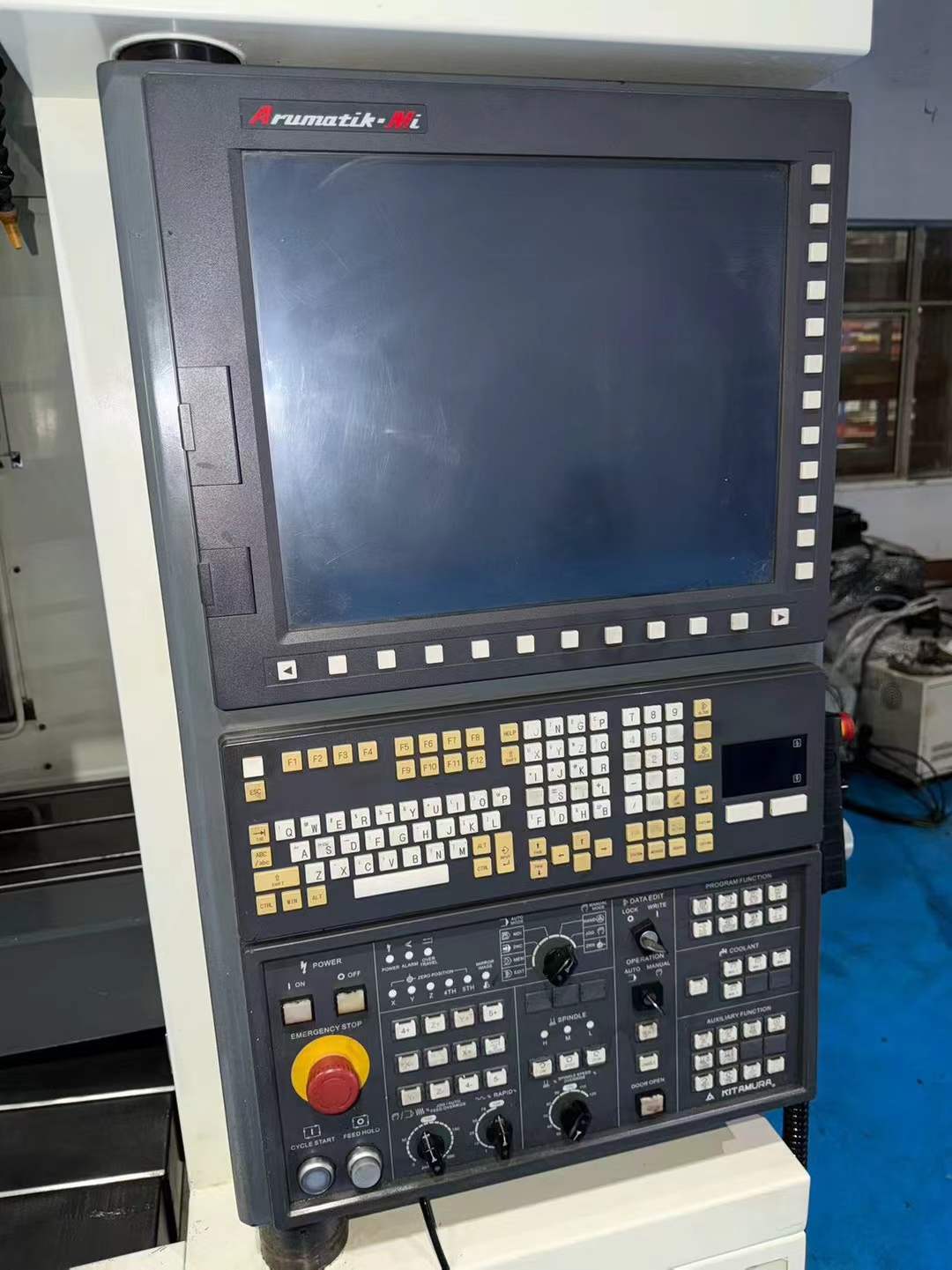 Used Kitamura Mycenter-3 XiG Vertical Machining Center with Arumatik-Mi Control photo 3