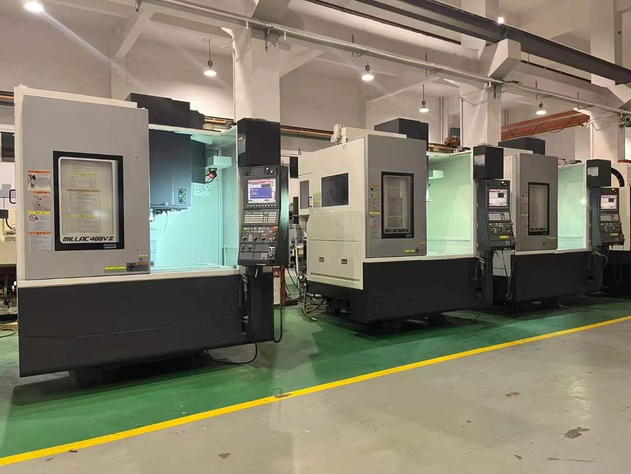 Centro de mecanizado vertical Okuma MILLAC 468 V-II usado en venta