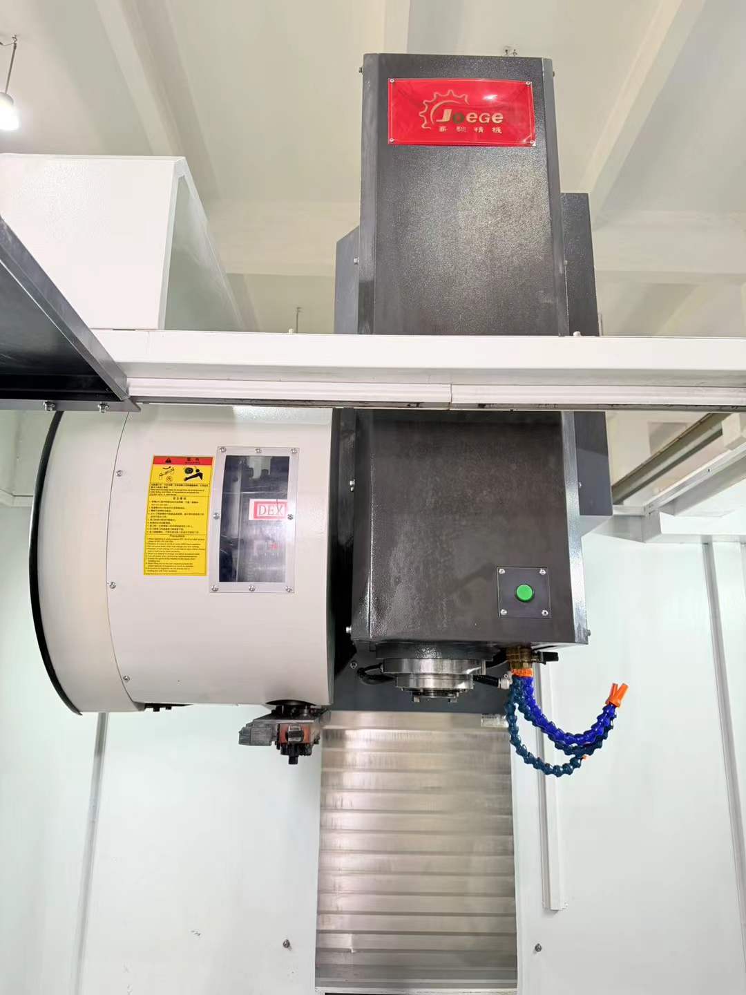 Used Qiaochi 850 Machining Center with Mitsubishi M 80 Control photo 4