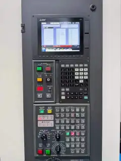 Used UGYUT UM 450 Machining Center with Mitsubishi M 80 A Control photo 4