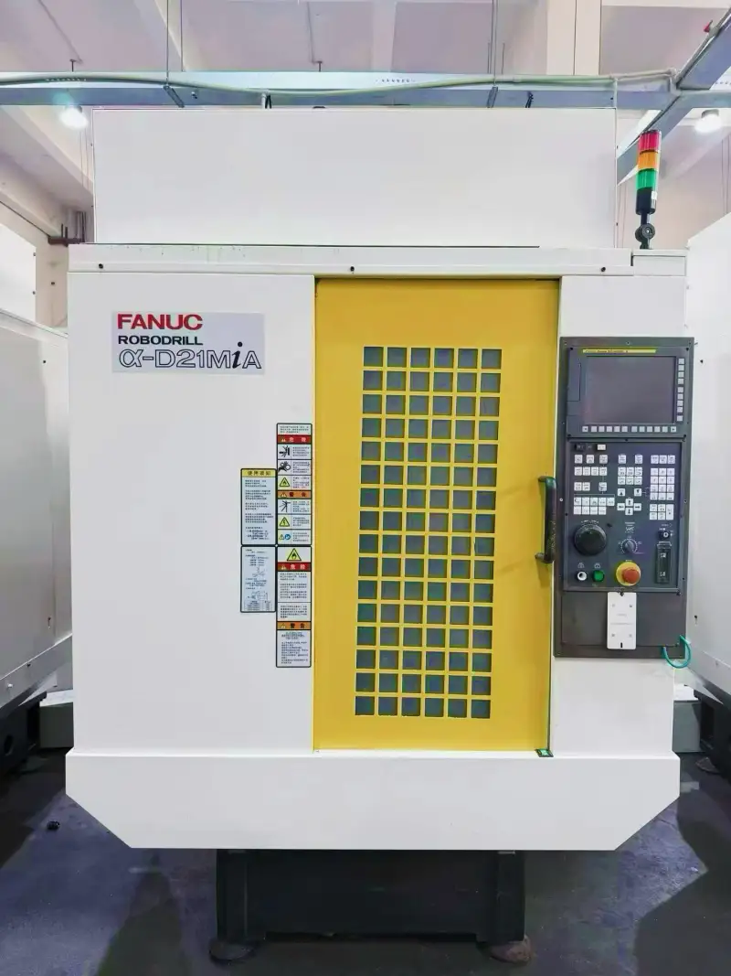 Used FANUC 500 FB Vertical Machining Center with 24,000 rpm BT30 Spindle photo 1