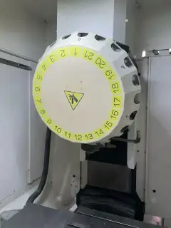 Used FANUC 500 FB Vertical Machining Center with 24,000 rpm BT30 Spindle photo 3