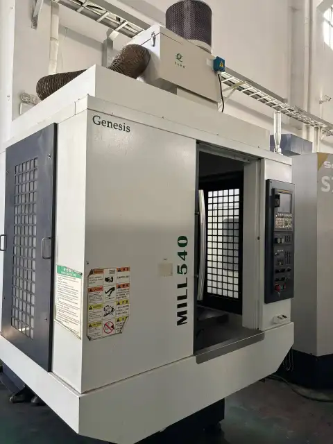 Centro de taladrado y roscado CNC usado con control FANUC