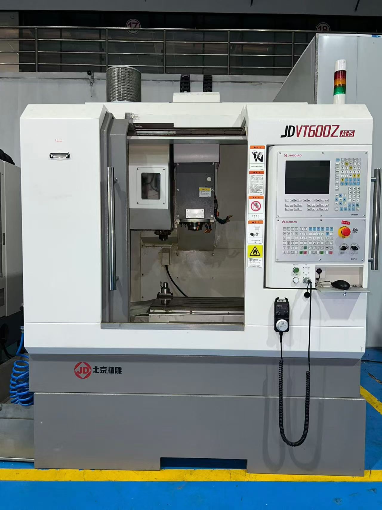 เครื่องแกะสลักและกัด CNC Beijing Jingdiao JDVT 600 Z_A 13 S มือสอง